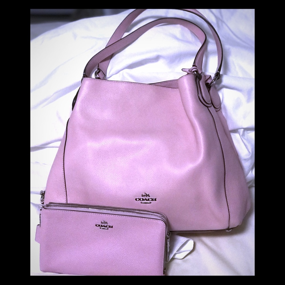 Gorgeous Coach bag and wallet